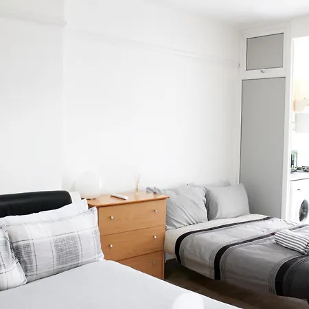 Large Studio Garden Flat On Golders Green Road London Exterior foto