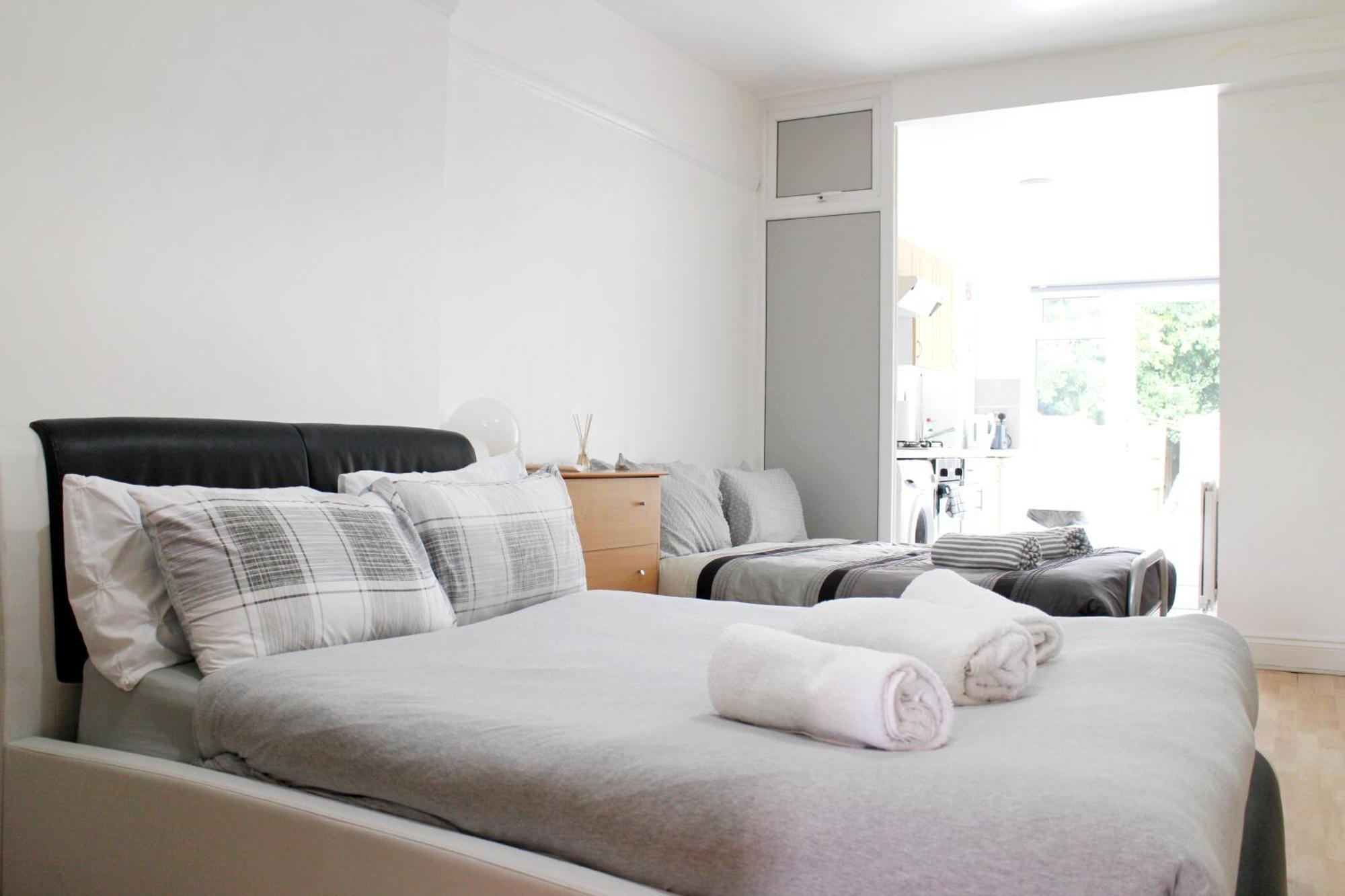 Appartamento Large Garden Flat On Golders Road *